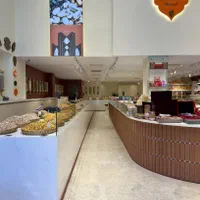فروشنده اجیل و خشکبار