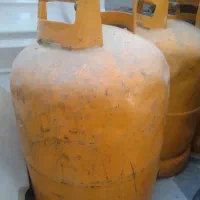 سه عدد کپسول گاز