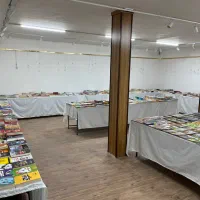 فروشنده نمایشگاه کتاب