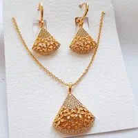 نیمست زنجیری طلایی، انتخاب ناب و کیوت