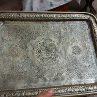 سینی قلم‌زنی قدیمی برنجی کار نفیس دست‌ساز|کلکسیون اشیاء عتیقه|کرمان, |دیوار