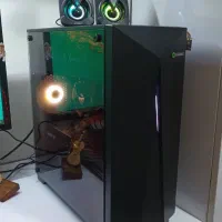 یک کیس گیمینگ و دو لپ تاپ ایسوس