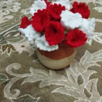 انواع گل‌های بافتنی در رنگهای مختلف