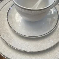 سرویس چینی ۱۸ نفره کامل|ظروف سرو و پذیرایی|قم, شهرک قدس|دیوار