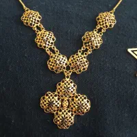 گردنبند زیبا و نو