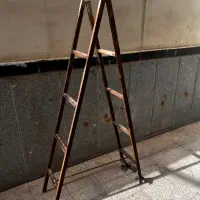 نردبان فلزی