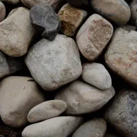 کارگر برای سنگ کاری/ کاشی کاری