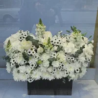 باکس گل تسلیت و سالگرد درگذشت کد ۱۲۱۲ گلاریس