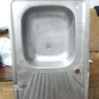یک عدد سینک سالم موجود است