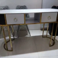 میز ناخن کار|آرایشگاه و سالنهای زیبایی|محمدیه-قزوین, |دیوار