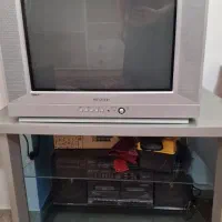 تلویزیون ومیز تلویزیون|تلویزیون و پروژکتور|میانه, |دیوار