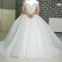 فروش لباس عروس کاملا سالم و تمیز کم کار