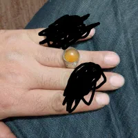 با سلام یک عدد انگشتر قدیمی به فروش میرسد