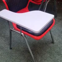 صندلی دانشجویی