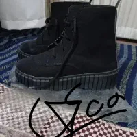 کفش ها کاملا تمیز و نو هس