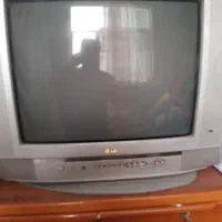 تلویزیون با گیرنده دیجیتال و میز|تلویزیون و پروژکتور|اراک, |دیوار