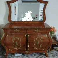 کنسول آینه دار کلاسیک تزئینات طلاییه