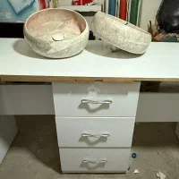 فروش ویژه و فوری لوازم ارایشگاهی  میز ،صندلی،تخت