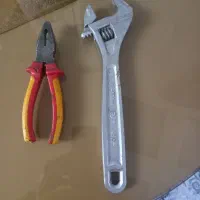 آچار فرانسه و یه انبر دست هردو سالم