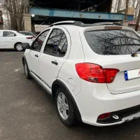 کوییک Rسفید مشکی