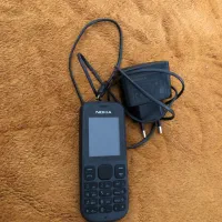 Nokia 100