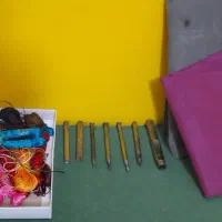 کتاب و وسایل چرم دوزی همه باهم