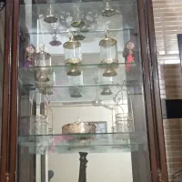 ویترین چوب گردو بزرگ و جادار درحد نو