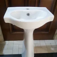 روشویی با پایه