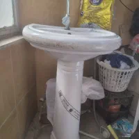 روشویی سالم و بزرگ همراه با شیر اب