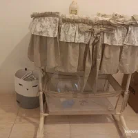 گهواره یاتخت کنارمادر