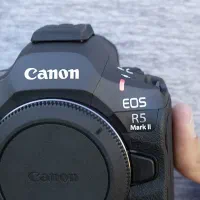 بدنه دوربین canon r5ii فقط ۲۰۰ عدد شات|دوربین عکاسی و فیلم‌برداری|تهران, بهار|دیوار