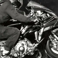 آموزش موتورسواری بانوان و اقایان