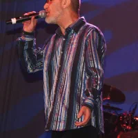 ۷۰۰۰ آهنگ صوتی قدیمی ایرانی در یک فلش ۶۴ گیگ|فیلم و موسیقی|تهران, عباسآباد|دیوار