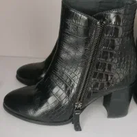 نیم بوت سایز ۳۸