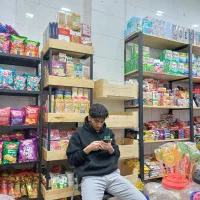 دکور چوب و فلز فروشگاهی