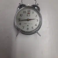 ساعت قدیمی رومیزی و داخل دکور