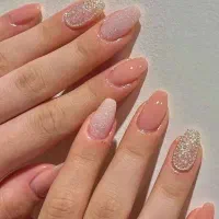 *خدمات فوق حرفه ای کاشت ناخن با کمترین هزینه *|خدمات آرایشگری و زیبایی|بم, |دیوار