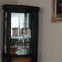 بوفه و تابلو دیواری