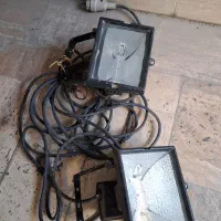 دو عدد پروژکتور هالوژنی|لامپ و چراغ|تهران, زرکش|دیوار