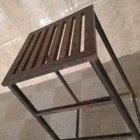 چهار پایه ی فلز