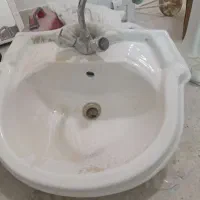 روشویی و شیر