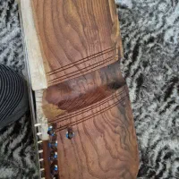 رباب میانه اصل|سازهای سنتی|زارچ, |دیوار