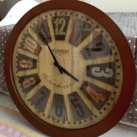 ساعت دیواری