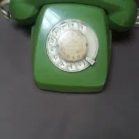 تلفن و ساعت قدیمی