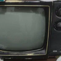 تلویزیون و ترازوی قدیمی|کلکسیون اشیاء عتیقه|ملارد, |دیوار