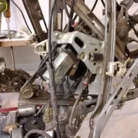 تعمیر انواع شیشه بالابر ایرانی خارجی|قطعات یدکی و لوازم جانبی|شیراز, شیخ علی چوپان|دیوار