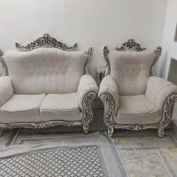 یک دست مبل سالم ب همراه عسلی