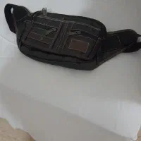 یک عدد کیف کمری
