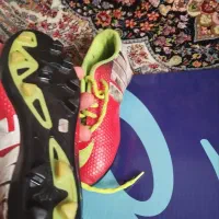 دو تا کفش ورزشی چمنی نو نو یکیش دو بار پوشیده شده|کیف، کفش، کمربند|اسلامشهر, شهرک محمدیه|دیوار