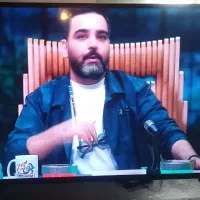 ال ای دی ۵۰ اینچ الجی دور نقره ای پایه کنار|تلویزیون و پروژکتور|همدان, |دیوار